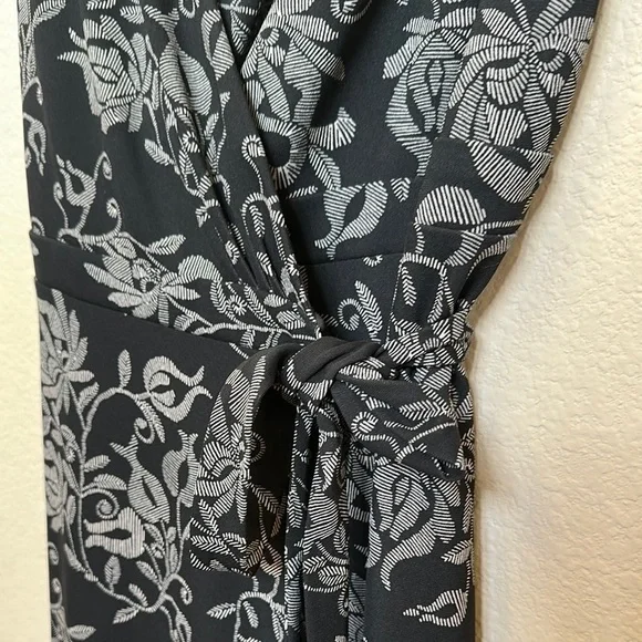 LOFT Black and White Tie Front Sheath Dress - Picture 5 of 7